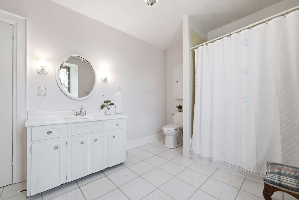 









277C


Ch. Front

,
Clarendon,







QC
J0X2Y0

