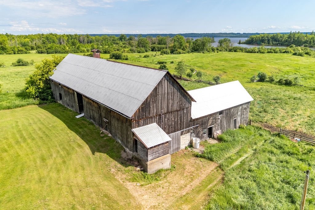 









277C


Ch. Front

,
Clarendon,







QC
J0X2Y0

