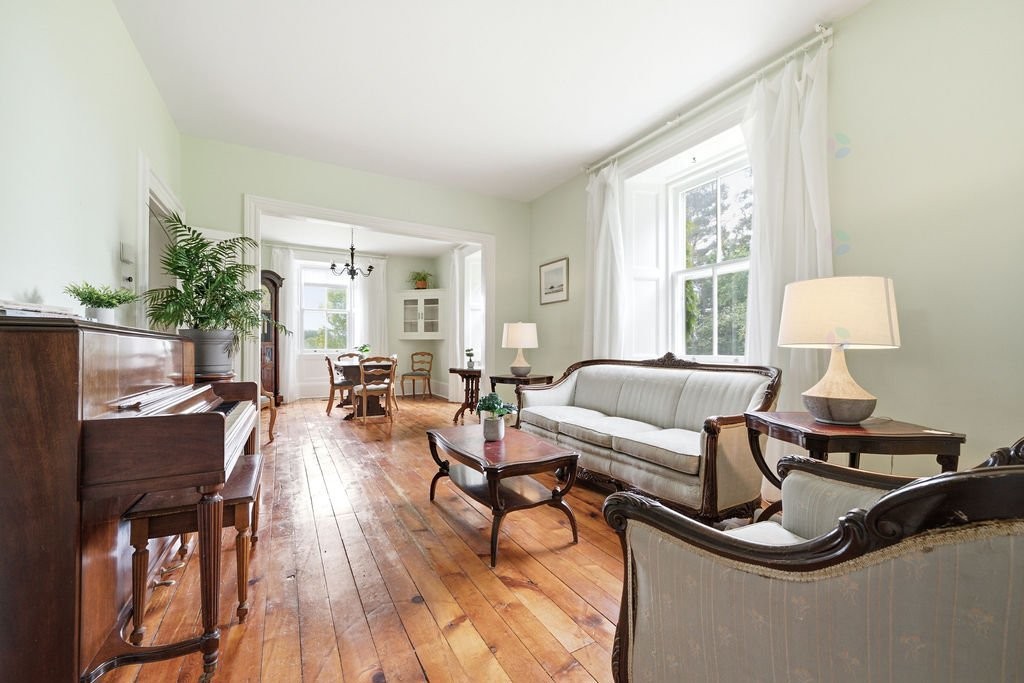 









277C


Ch. Front

,
Clarendon,







QC
J0X2Y0

