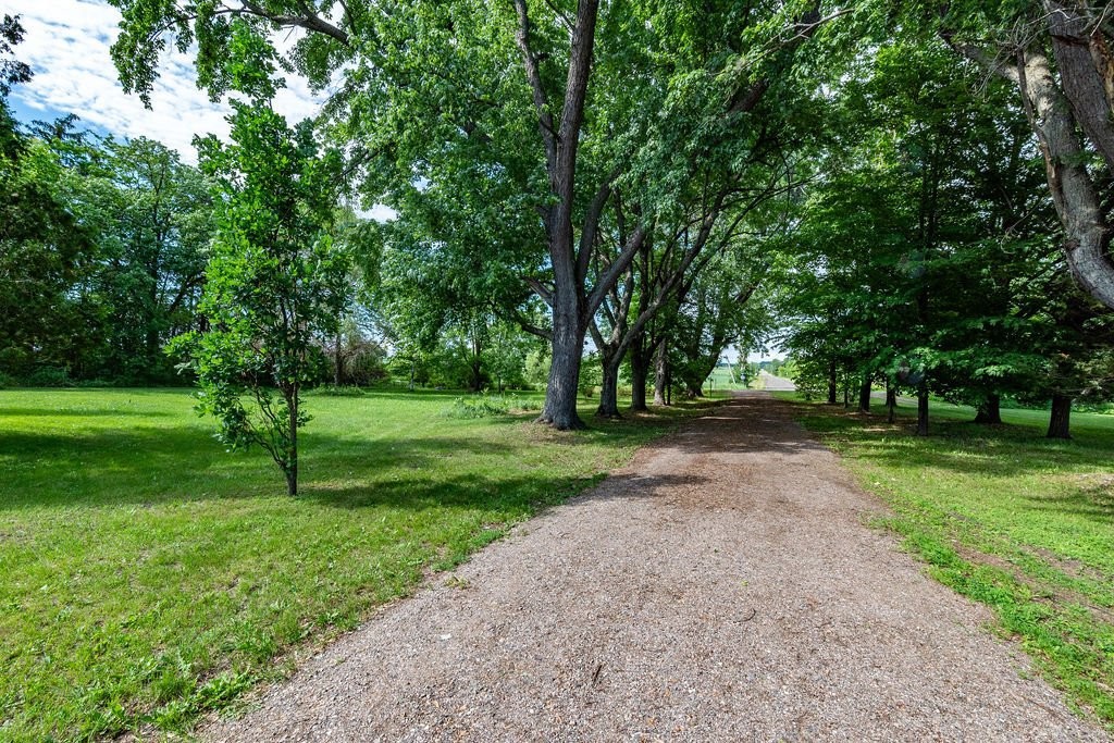 









277C


Ch. Front

,
Clarendon,







QC
J0X2Y0

