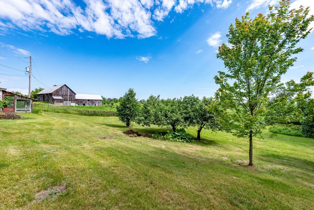 









277C


Ch. Front

,
Clarendon,







QC
J0X2Y0

