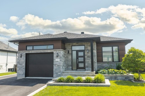 
															
													2101
													
													Rue du Cabernet
													
												
												Saguenay (Chicoutimi),
												QC 