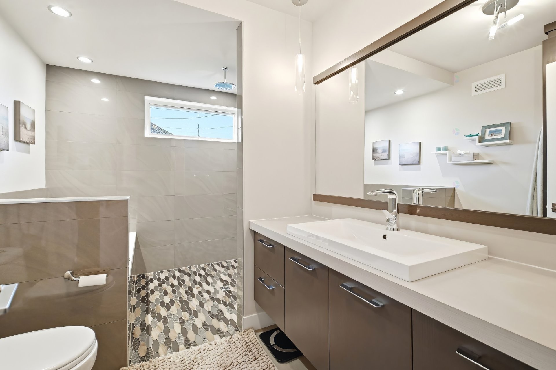 









2101


Rue du Cabernet

,
Saguenay (Chicoutimi),




QC
G7H0M3

