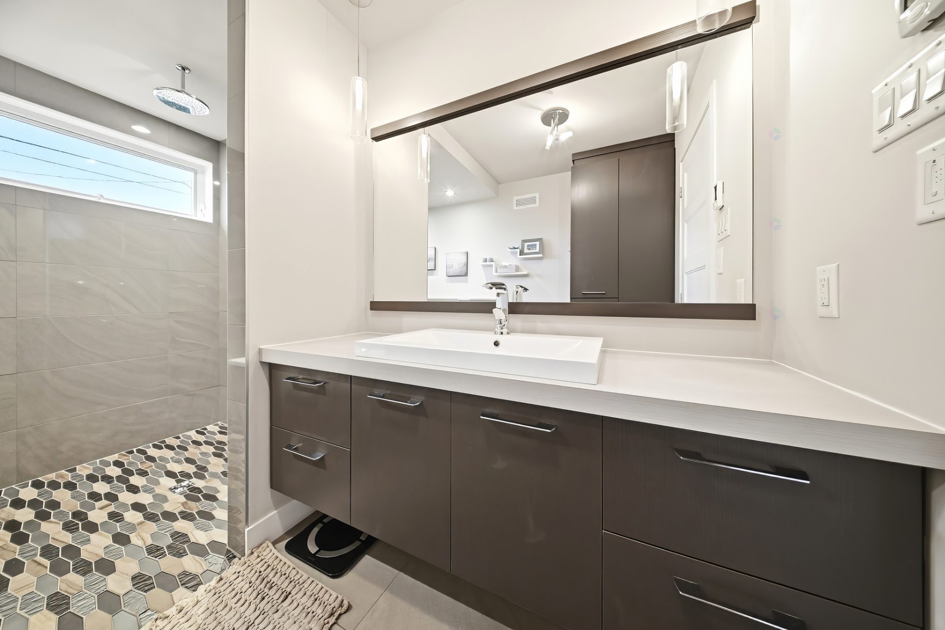 









2101


Rue du Cabernet

,
Saguenay (Chicoutimi),




QC
G7H0M3

