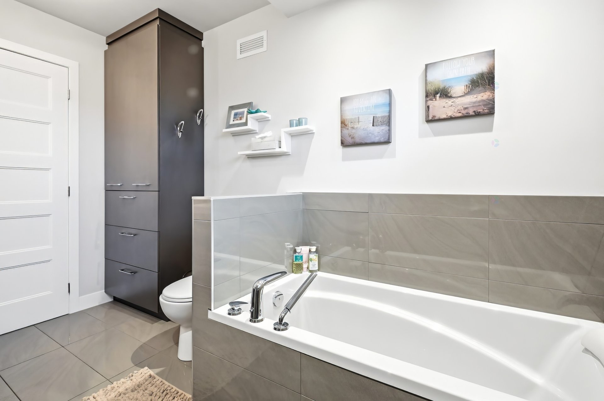 









2101


Rue du Cabernet

,
Saguenay (Chicoutimi),




QC
G7H0M3

