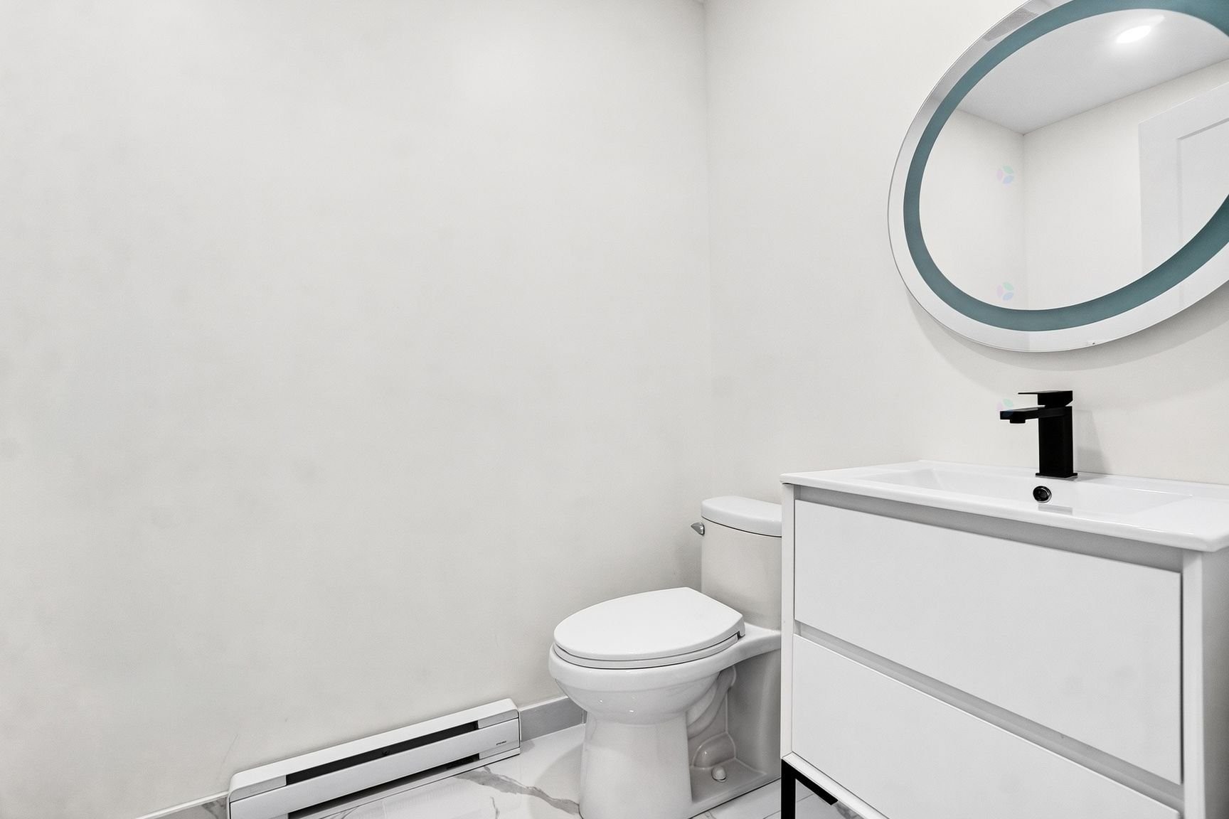 









2355Z


Av. De Lorimier

,
Montréal (Ville-Marie),




QC
H2K3X4

