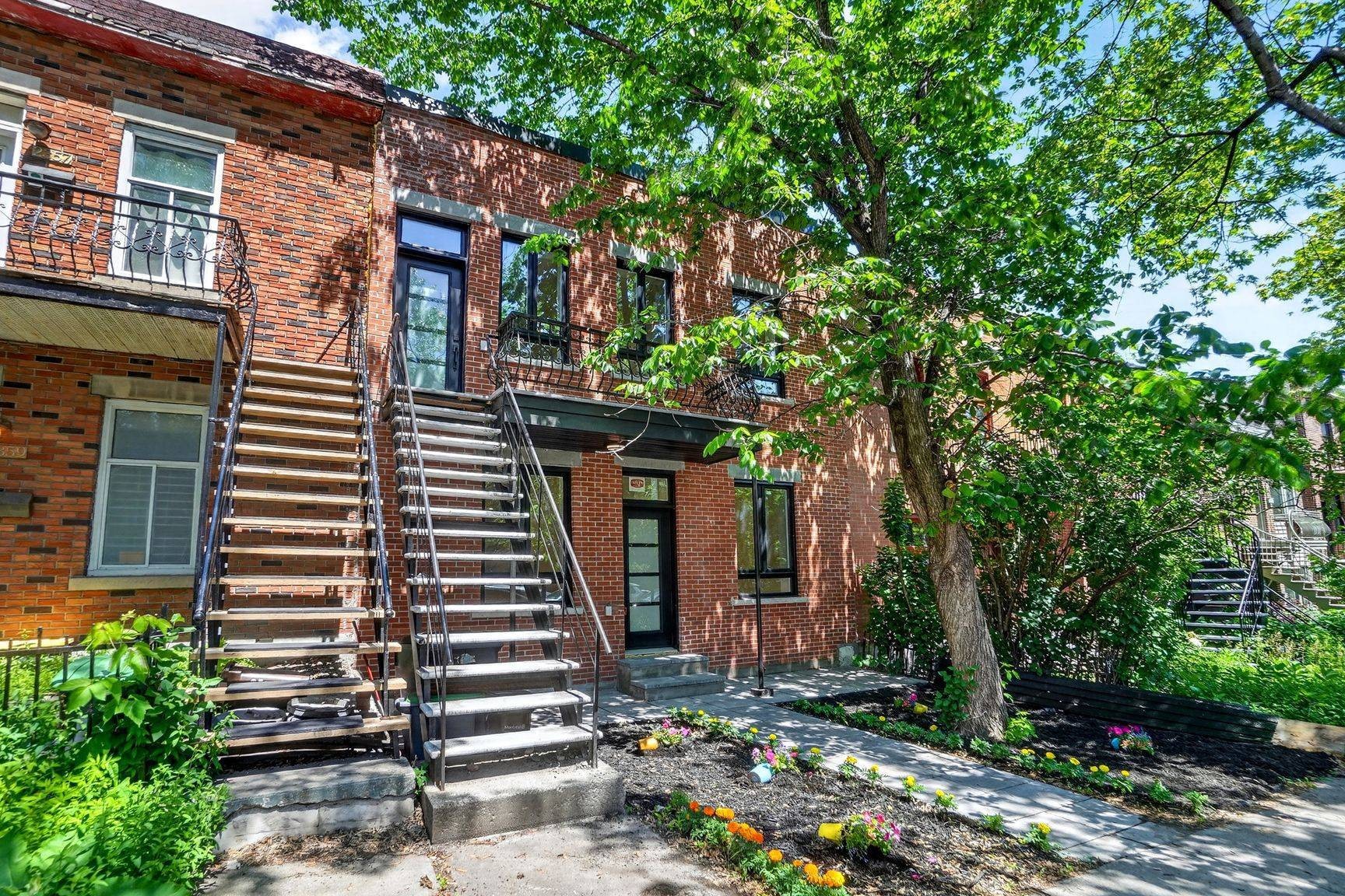 









2355Z


Av. De Lorimier

,
Montréal (Ville-Marie),




QC
H2K3X4

