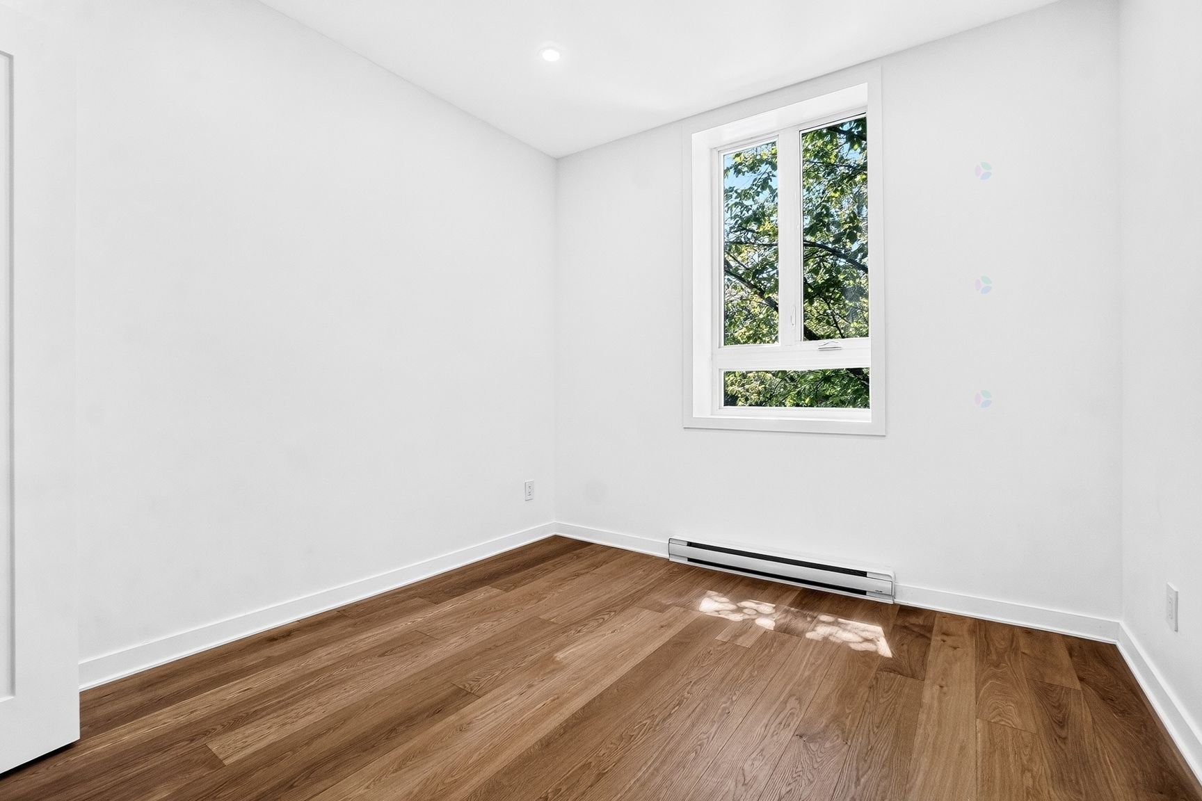 









2355Z


Av. De Lorimier

,
Montréal (Ville-Marie),




QC
H2K3X4

