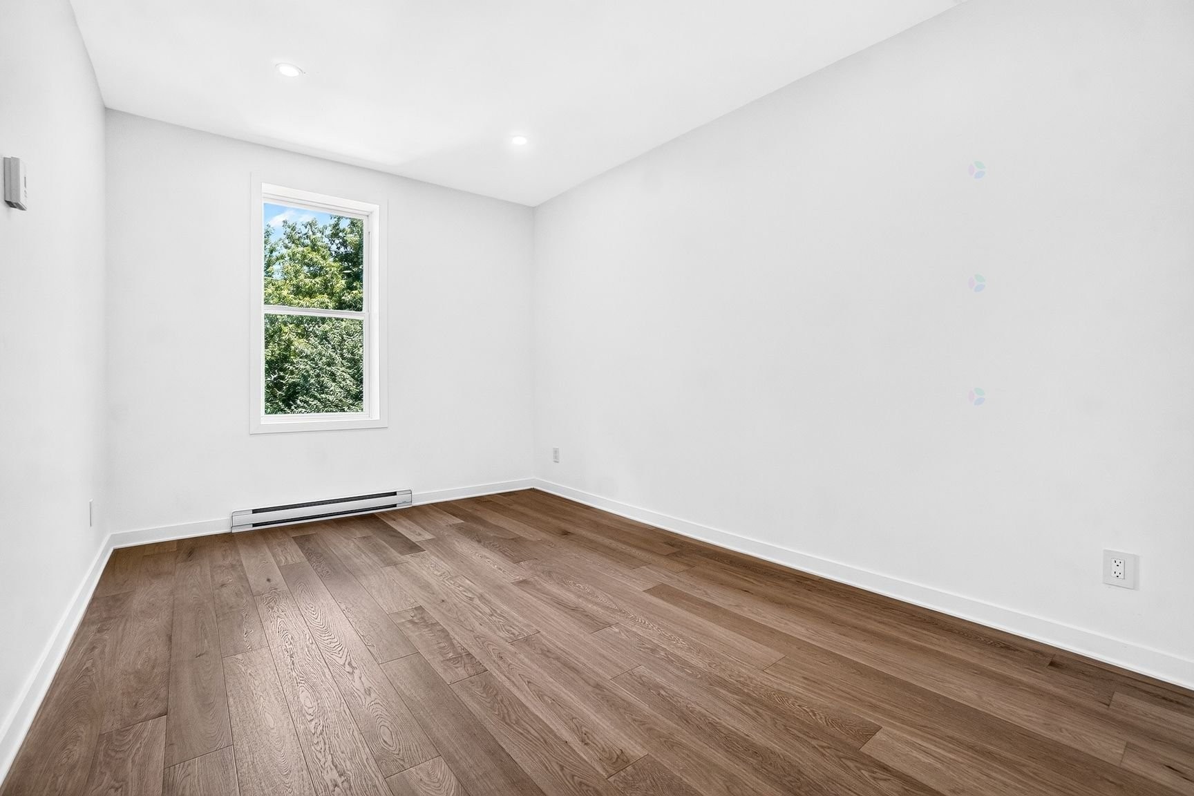 









2355Z


Av. De Lorimier

,
Montréal (Ville-Marie),




QC
H2K3X4

