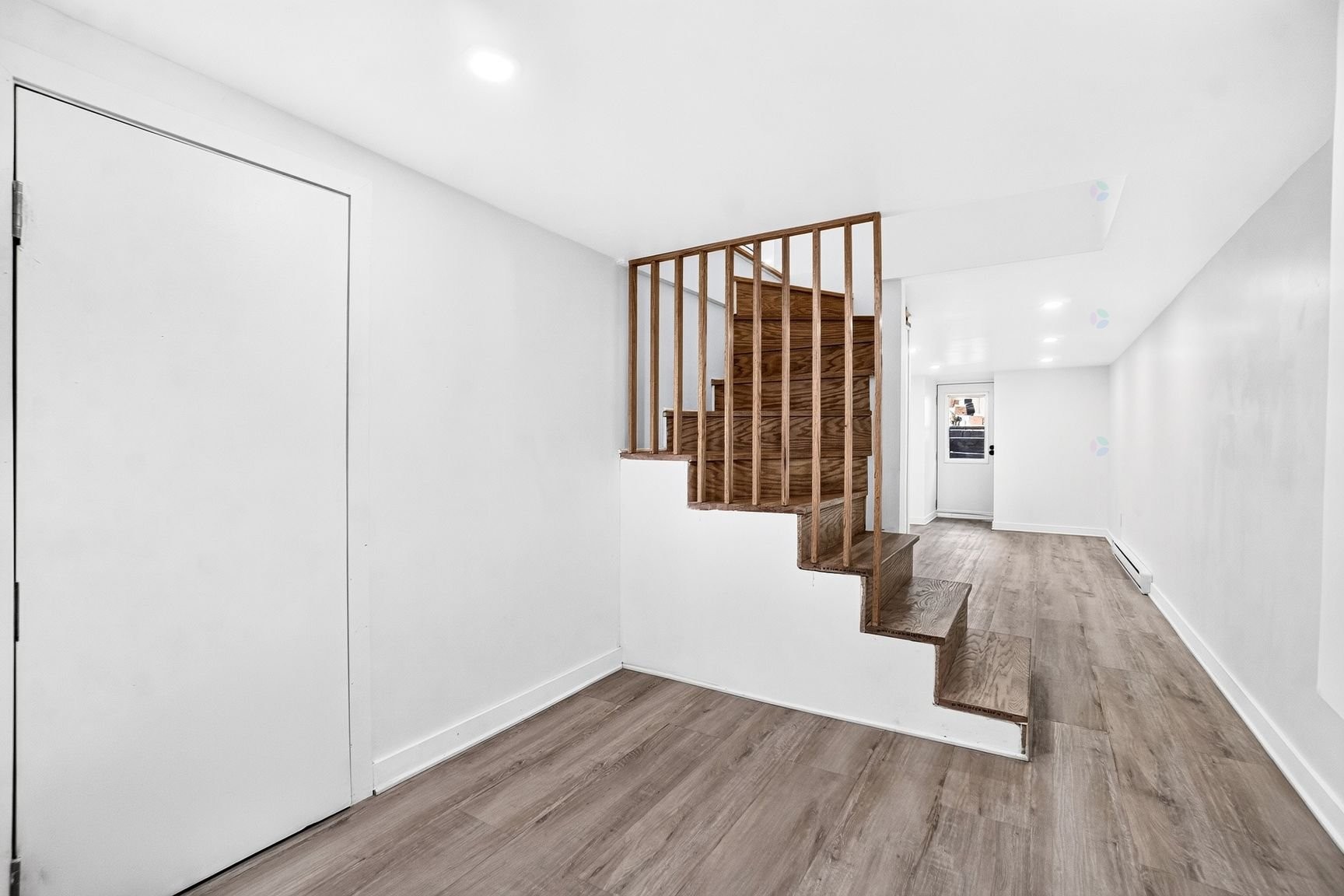 









2353Z


Av. De Lorimier

,
Montréal (Ville-Marie),




QC
H2K3X4

