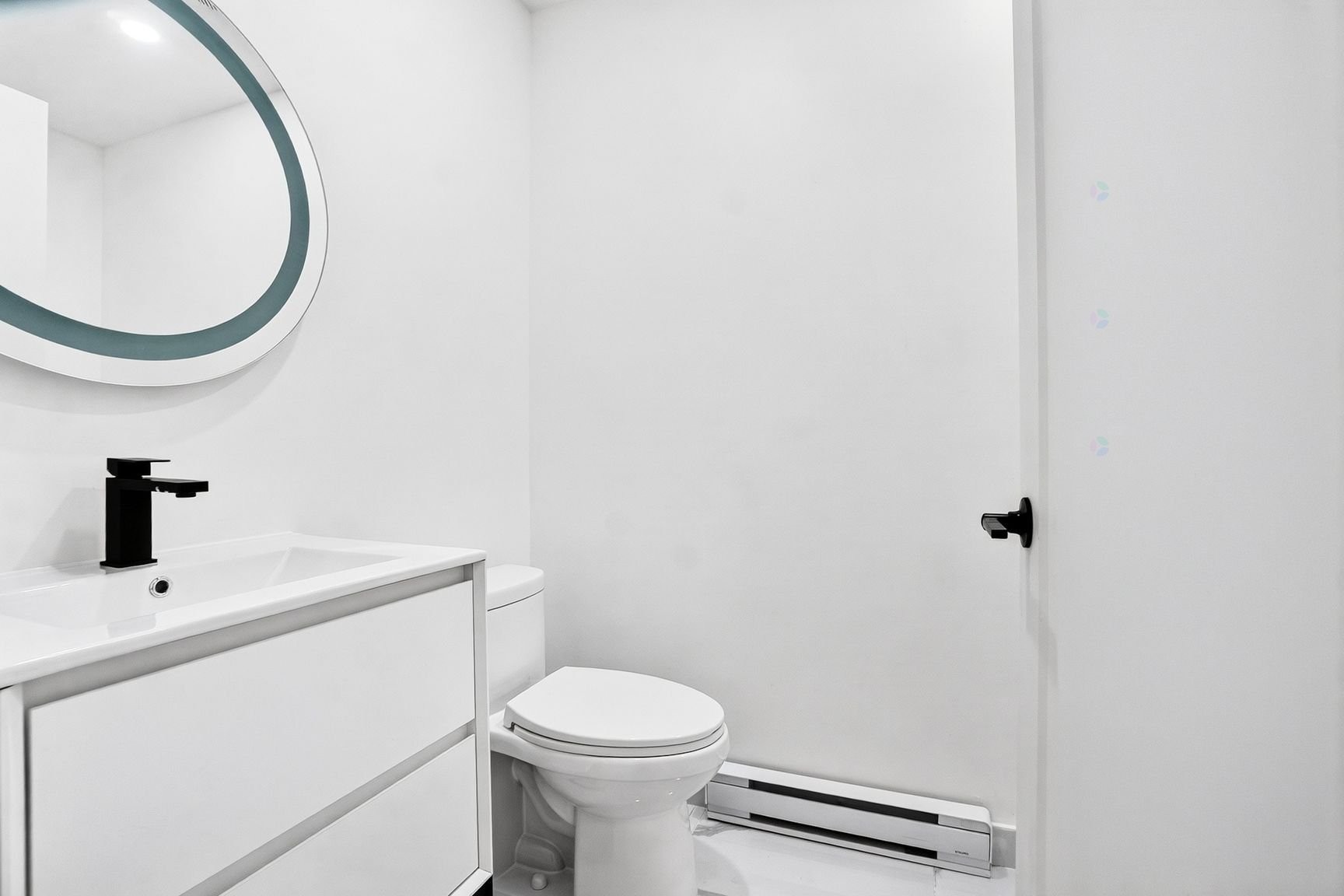 









2353Z


Av. De Lorimier

,
Montréal (Ville-Marie),




QC
H2K3X4

