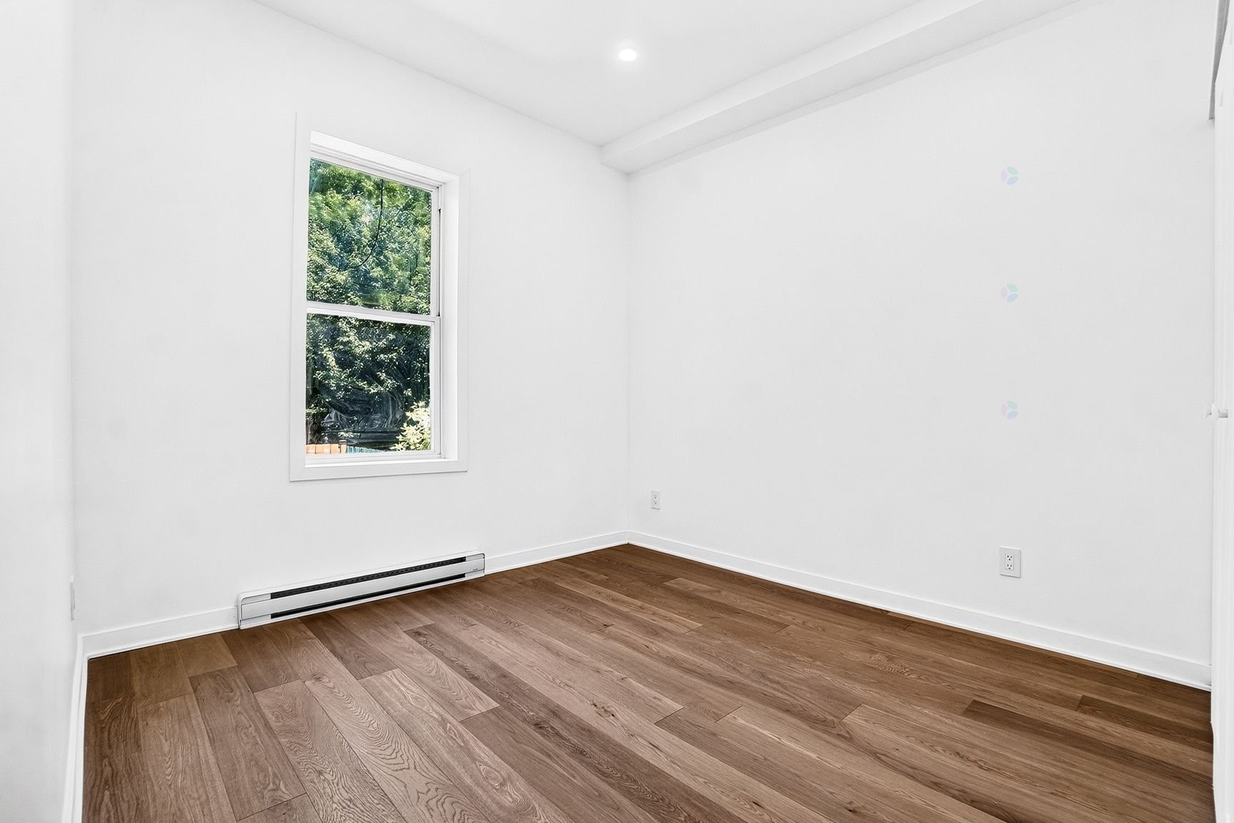 









2353Z


Av. De Lorimier

,
Montréal (Ville-Marie),




QC
H2K3X4

