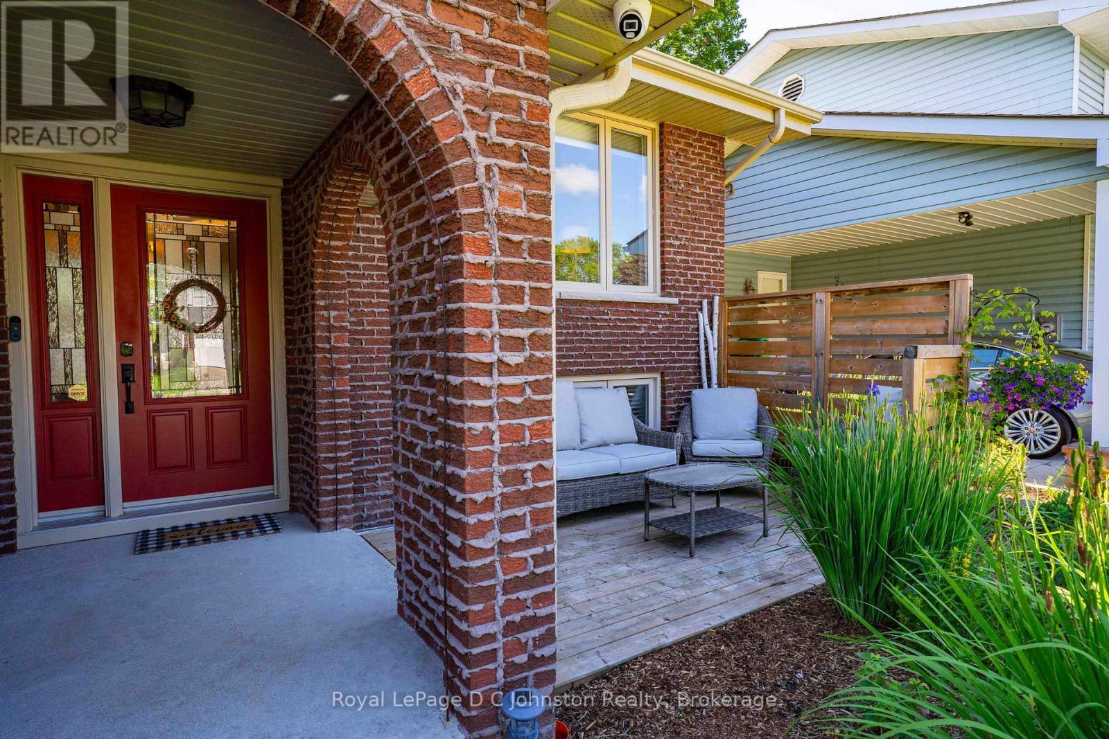 












126 5TH AVENUE E

,
Owen Sound,




Ontario
N4K6C7

