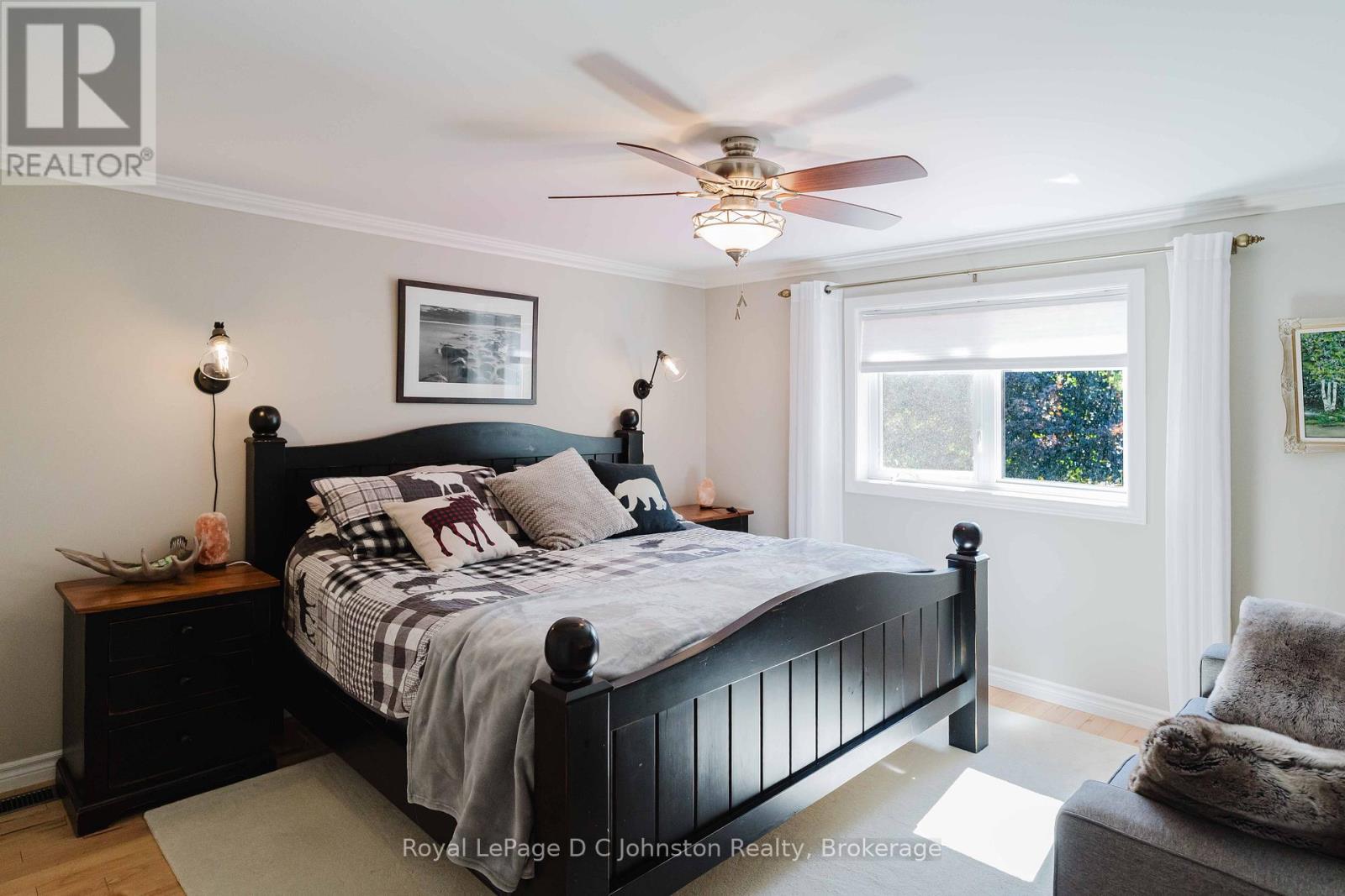 












126 5TH AVENUE E

,
Owen Sound,




Ontario
N4K6C7

