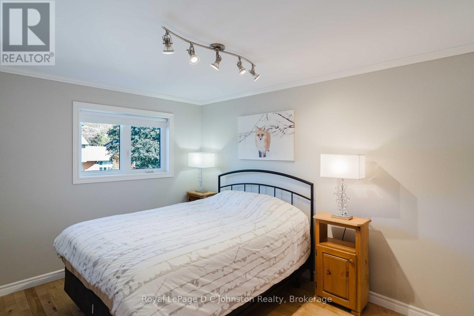 












126 5TH AVENUE E

,
Owen Sound,




Ontario
N4K6C7

