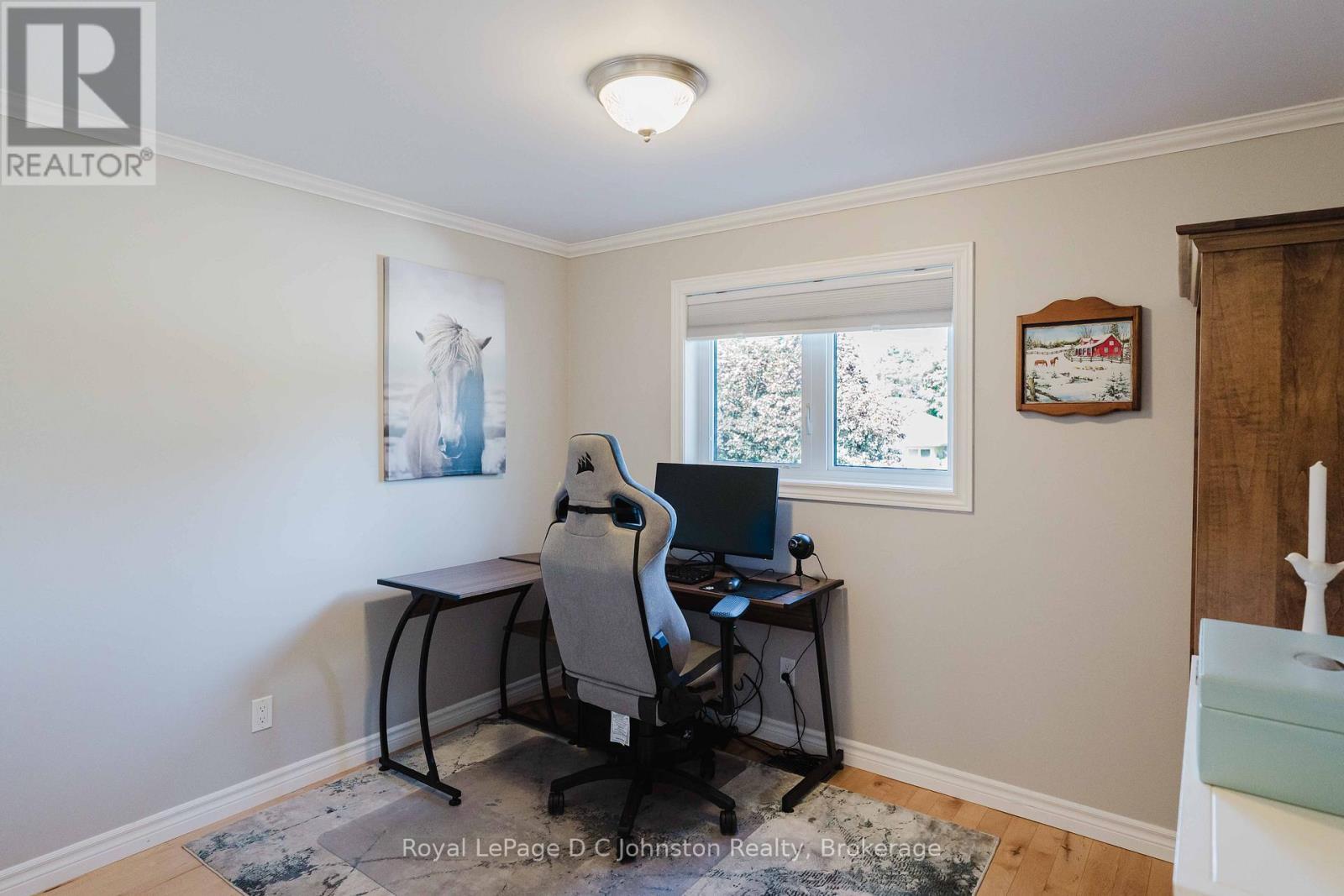 












126 5TH AVENUE E

,
Owen Sound,




Ontario
N4K6C7

