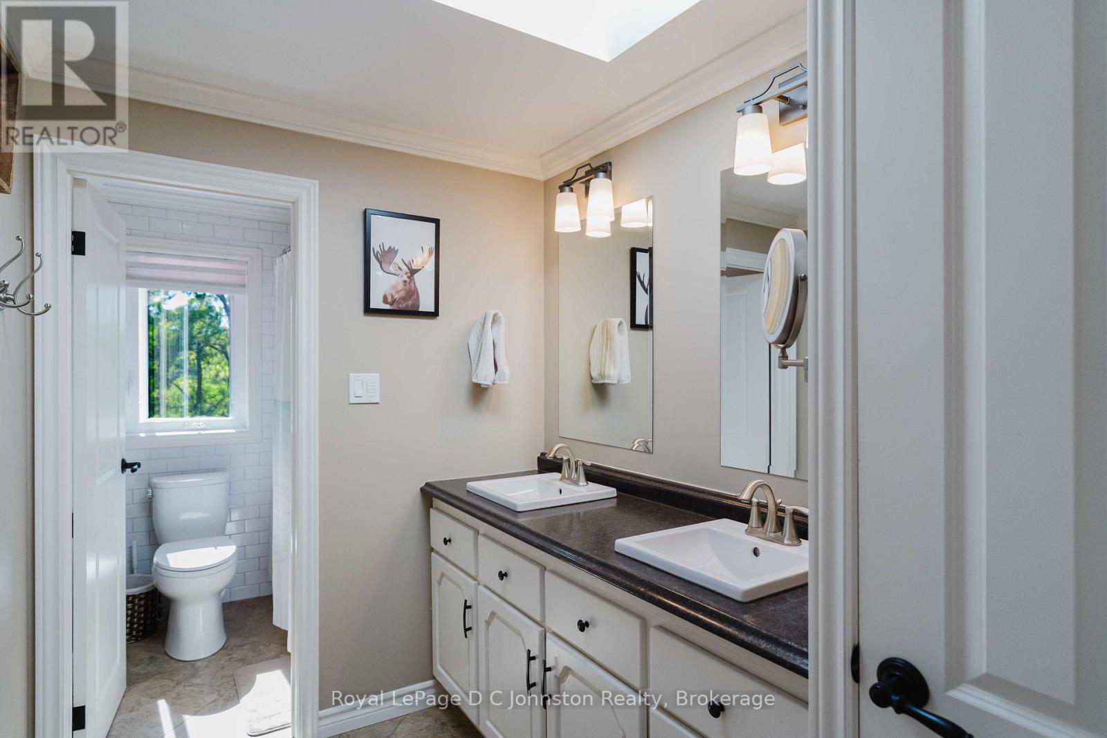 












126 5TH AVENUE E

,
Owen Sound,




Ontario
N4K6C7


