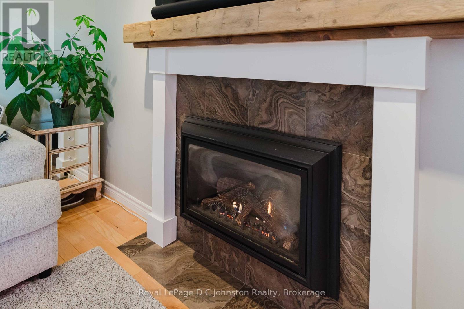












126 5TH AVENUE E

,
Owen Sound,




Ontario
N4K6C7

