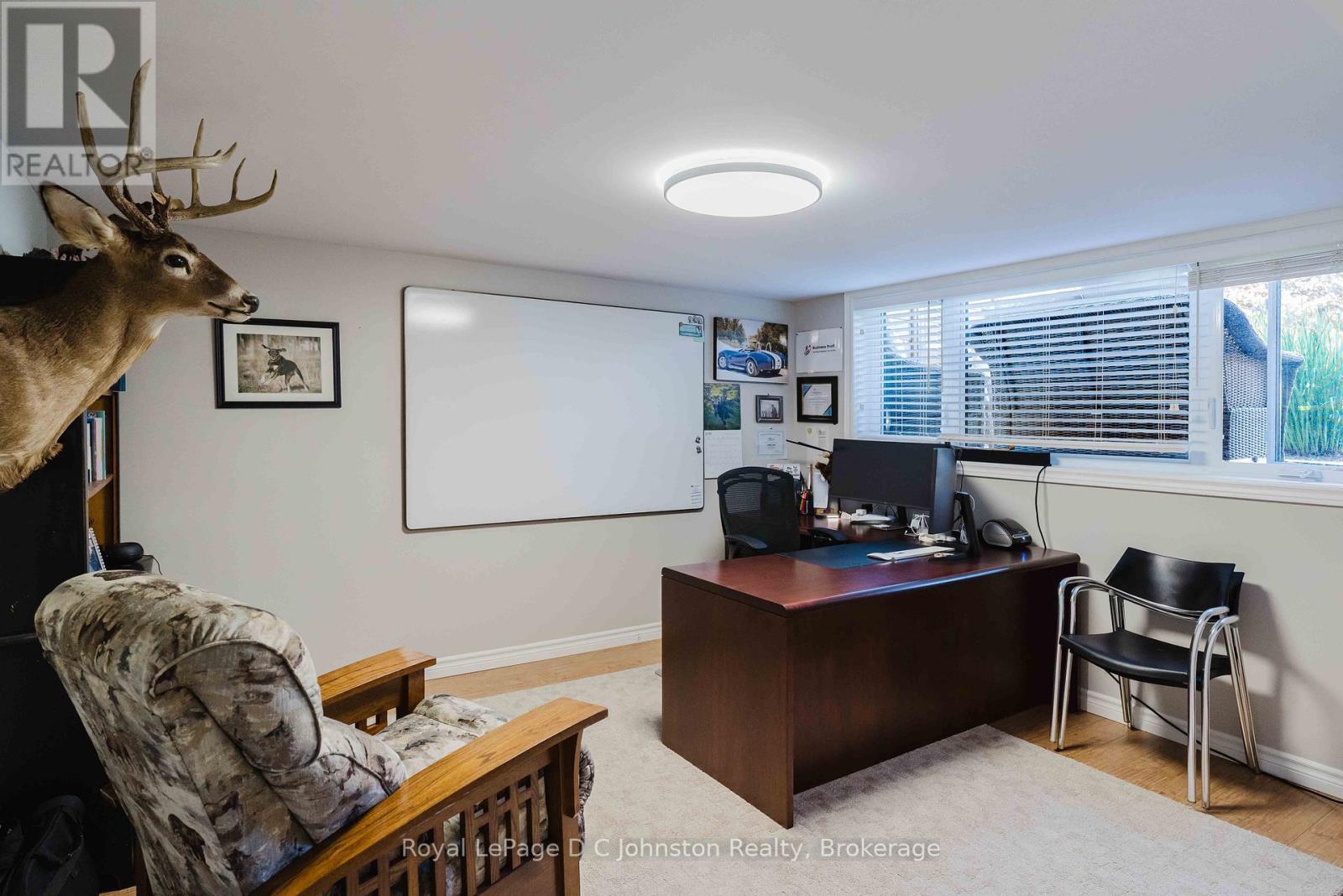 












126 5TH AVENUE E

,
Owen Sound,




Ontario
N4K6C7

