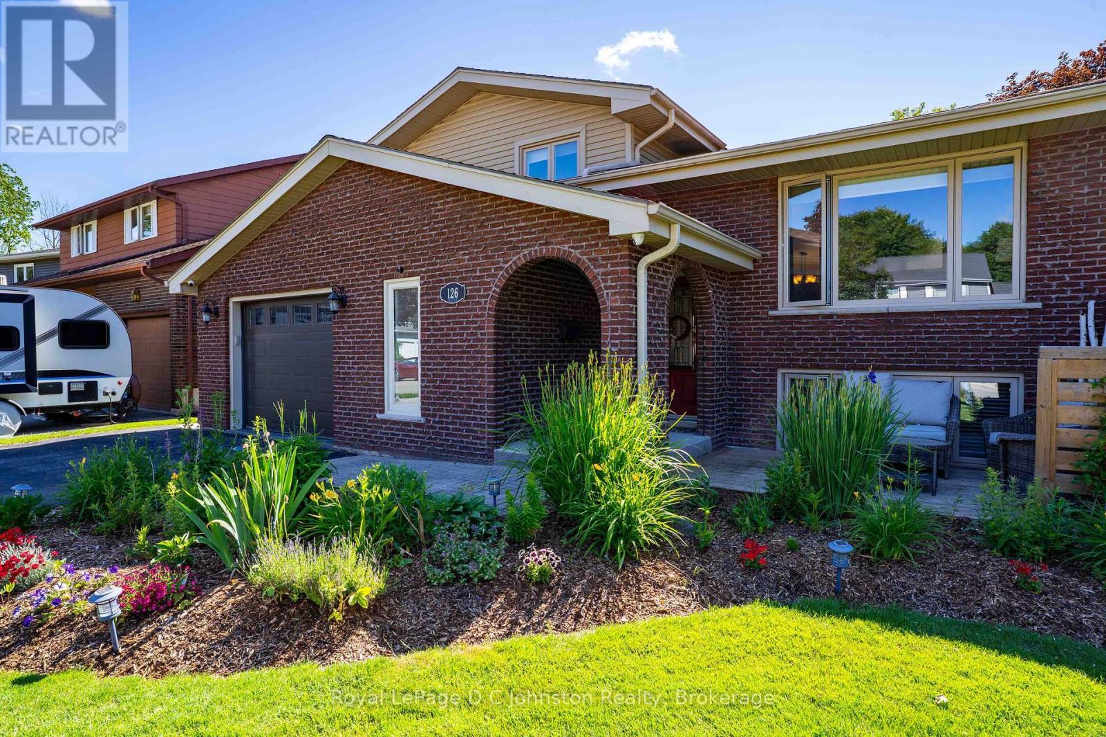 












126 5TH AVENUE E

,
Owen Sound,




Ontario
N4K6C7

