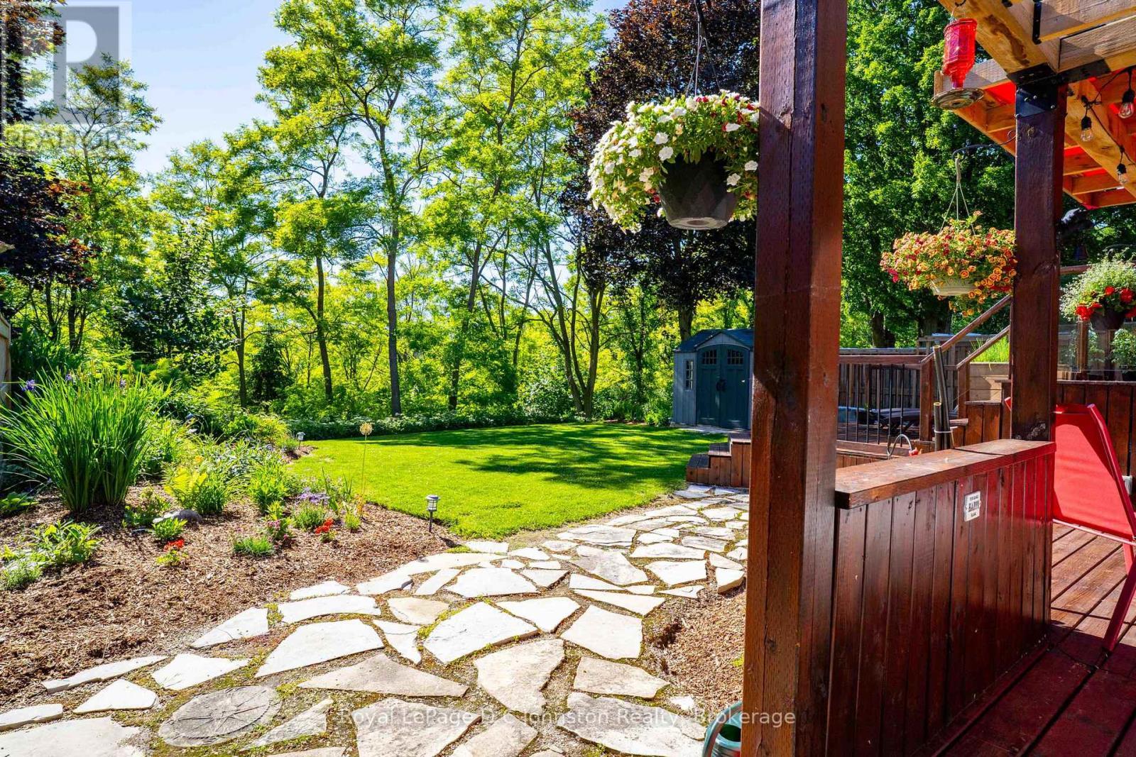 












126 5TH AVENUE E

,
Owen Sound,




Ontario
N4K6C7


