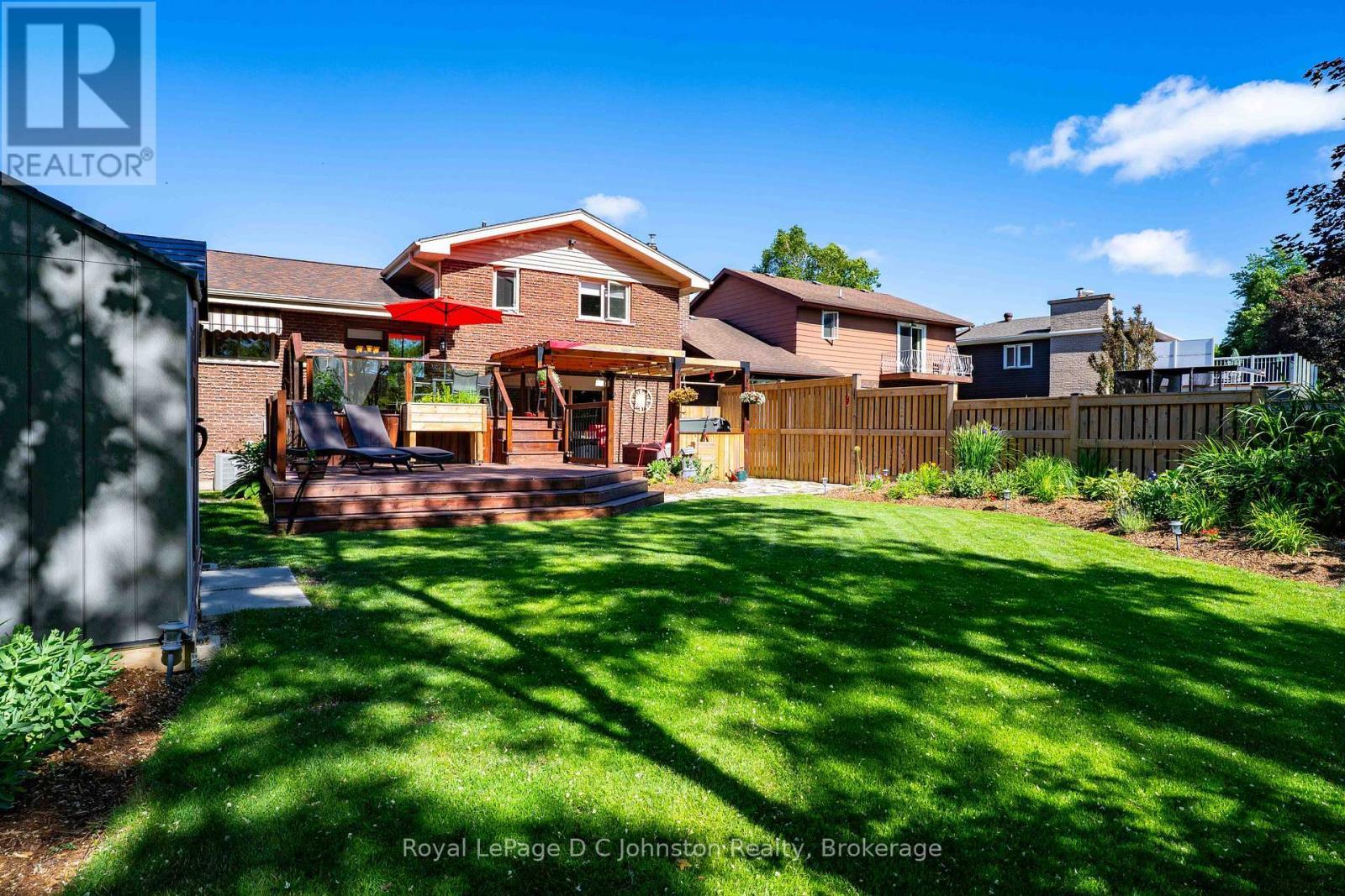 












126 5TH AVENUE E

,
Owen Sound,




Ontario
N4K6C7

