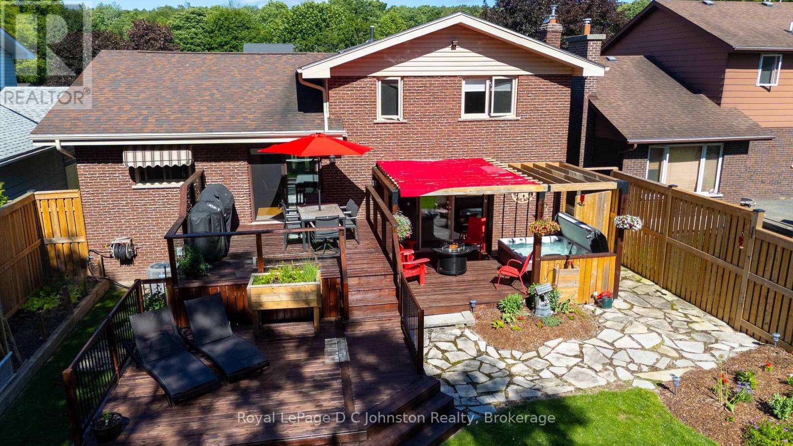 












126 5TH AVENUE E

,
Owen Sound,




Ontario
N4K6C7

