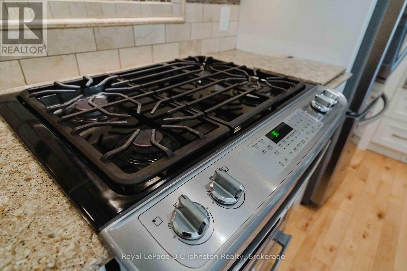 












126 5TH AVENUE E

,
Owen Sound,




Ontario
N4K6C7

