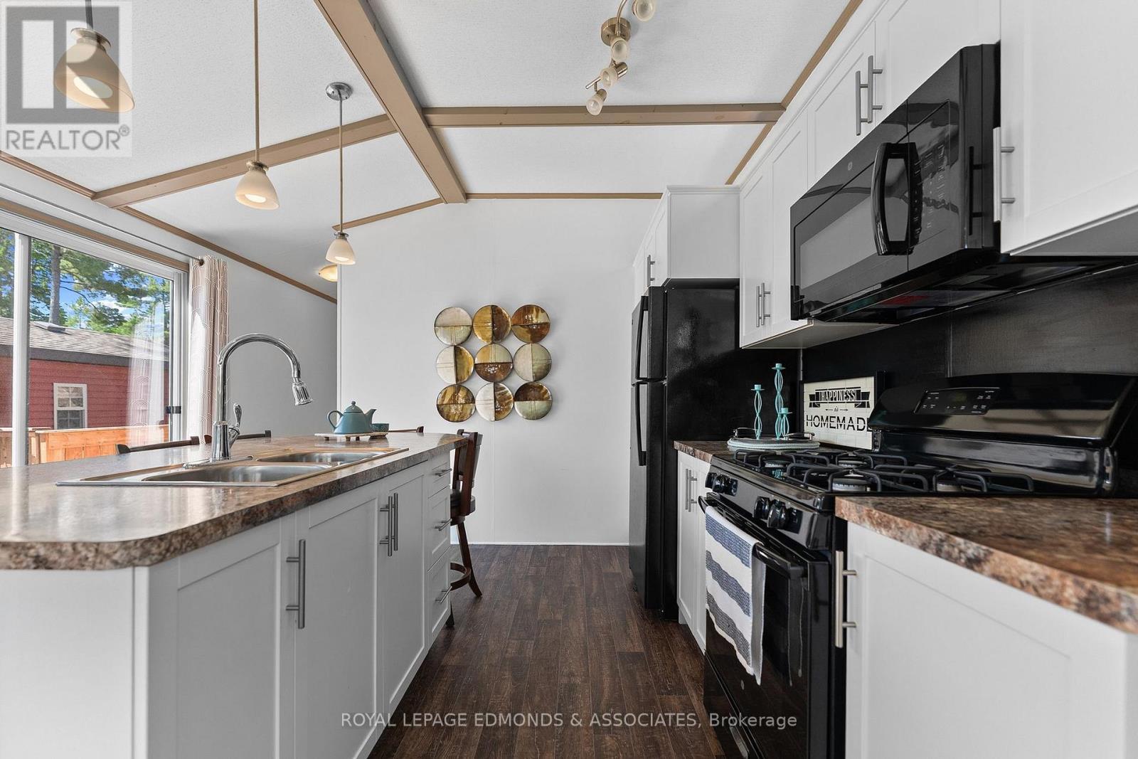 












31 - 92 BINGHAM DRIVE

,
Horton,




Ontario
K0J1Y0

