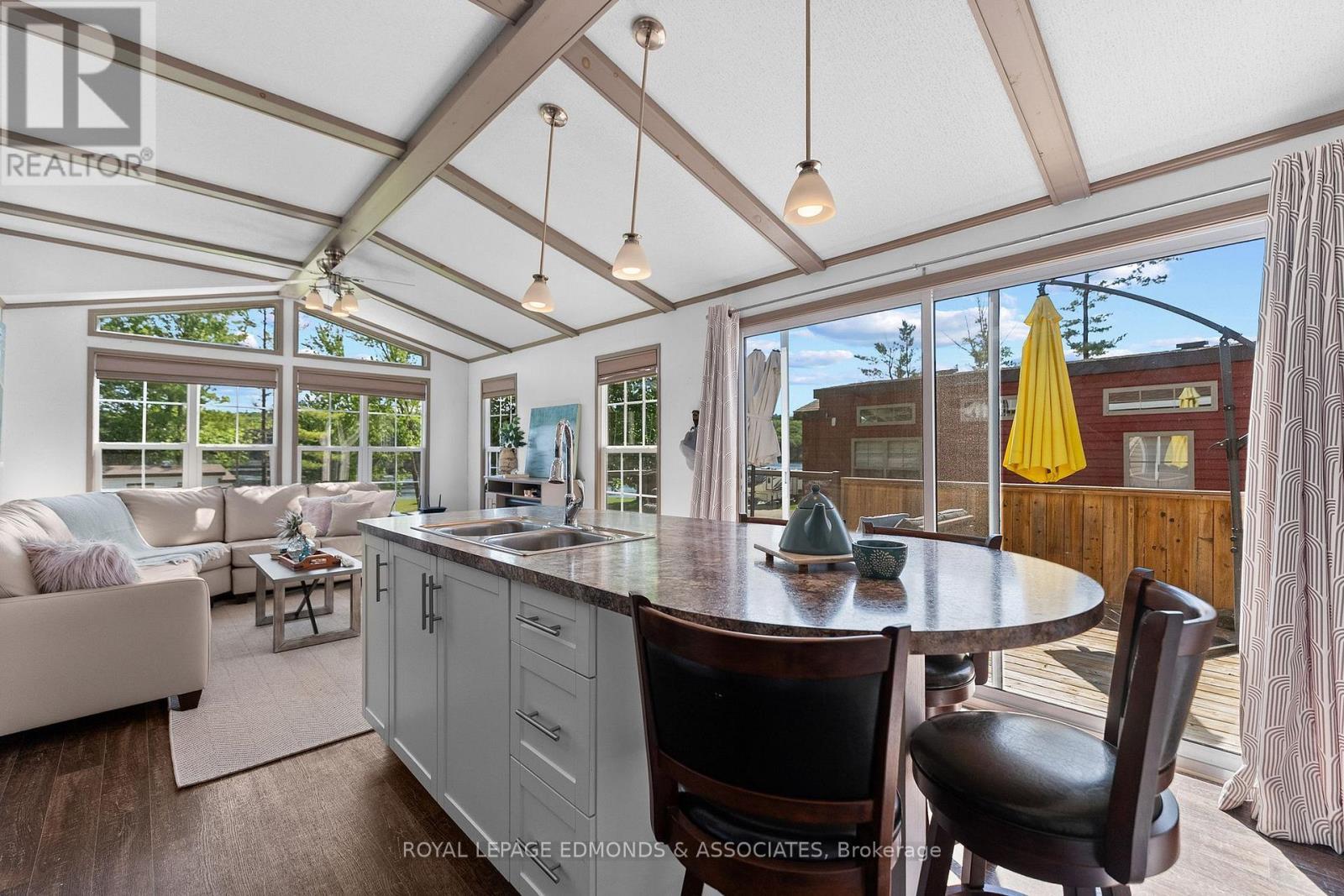 












31 - 92 BINGHAM DRIVE

,
Horton,




Ontario
K0J1Y0

