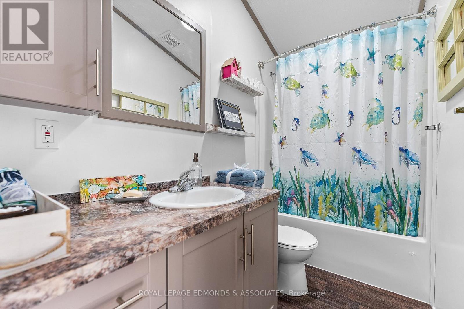 












31 - 92 BINGHAM DRIVE

,
Horton,




Ontario
K0J1Y0

