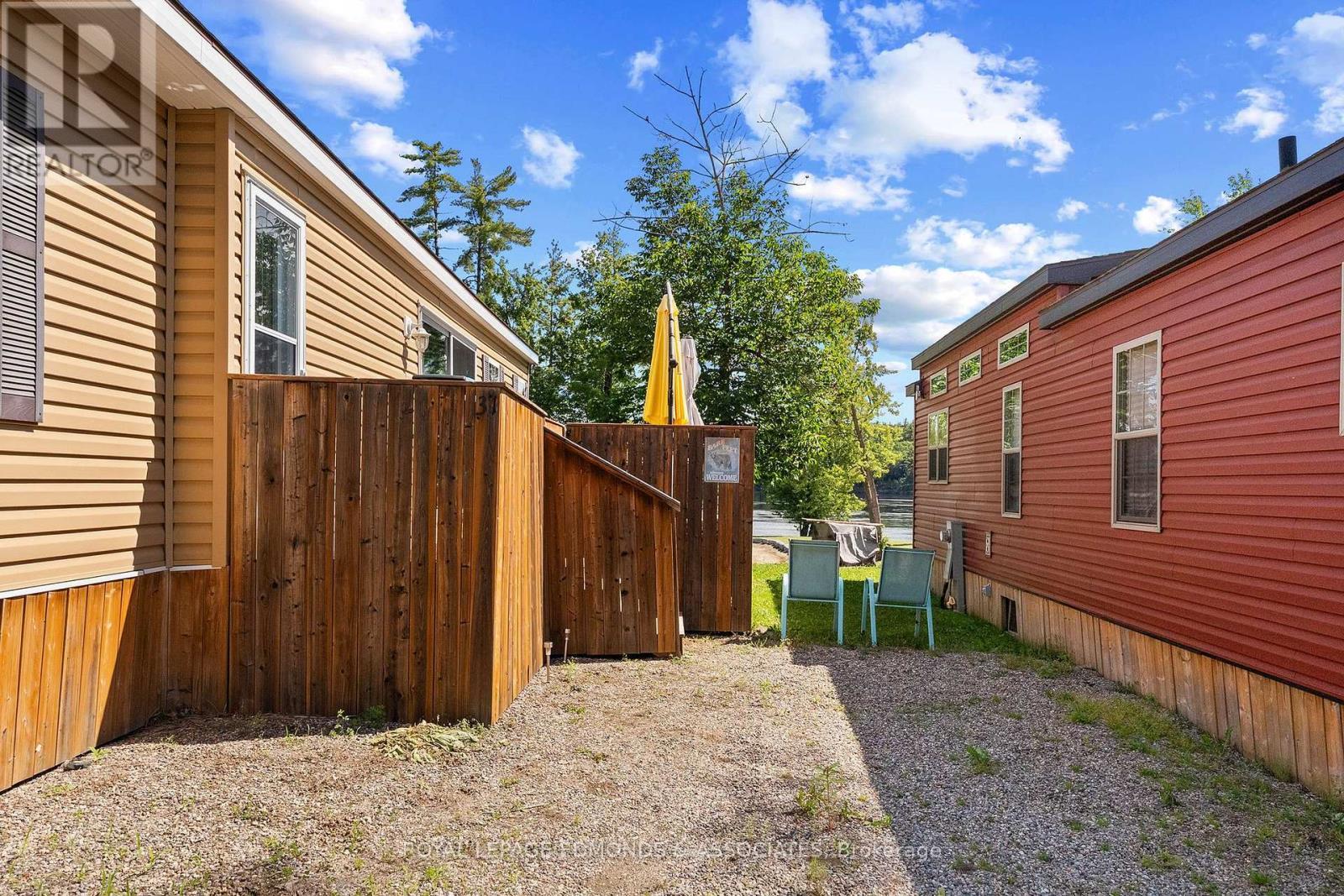 












31 - 92 BINGHAM DRIVE

,
Horton,




Ontario
K0J1Y0

