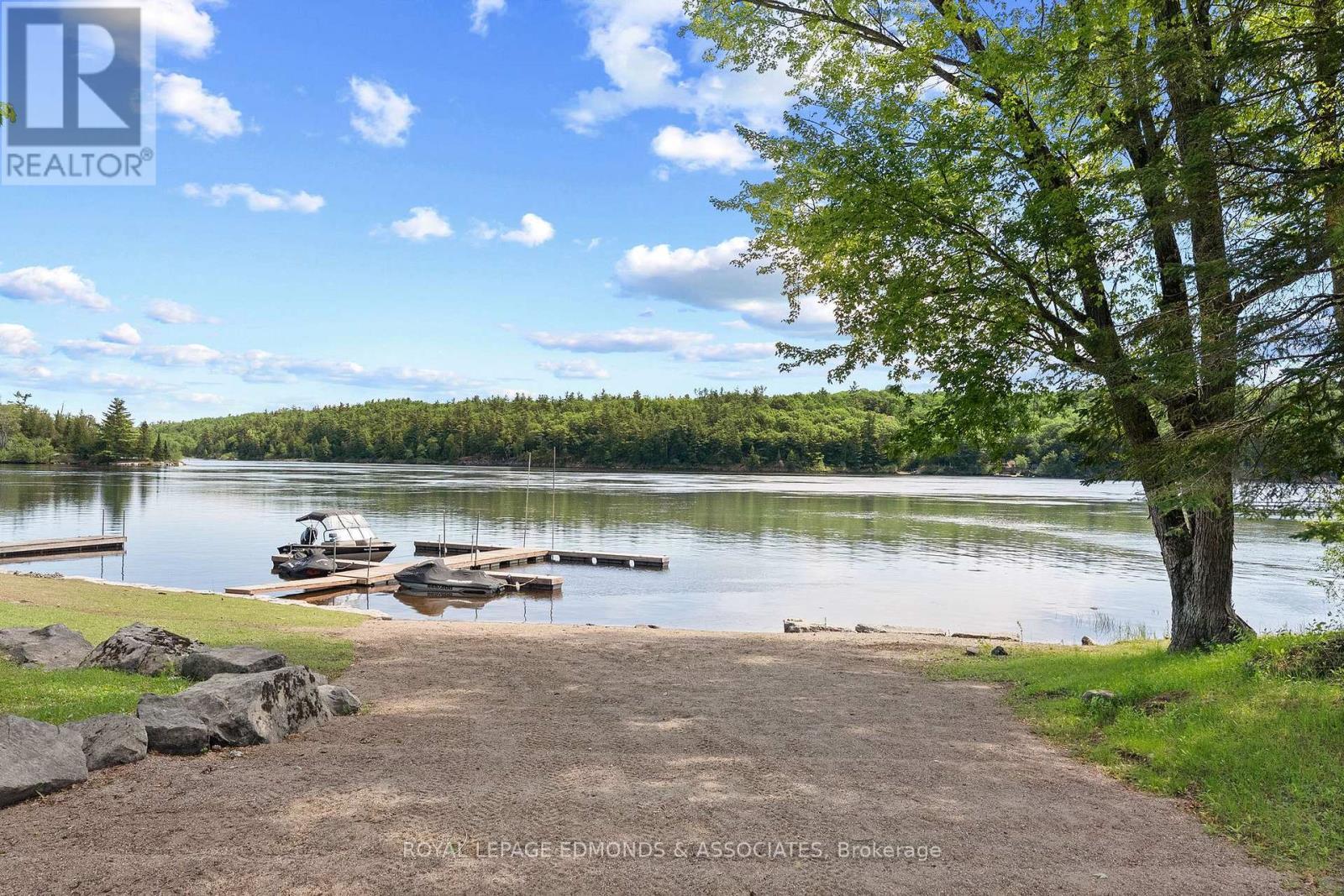 












31 - 92 BINGHAM DRIVE

,
Horton,




Ontario
K0J1Y0

