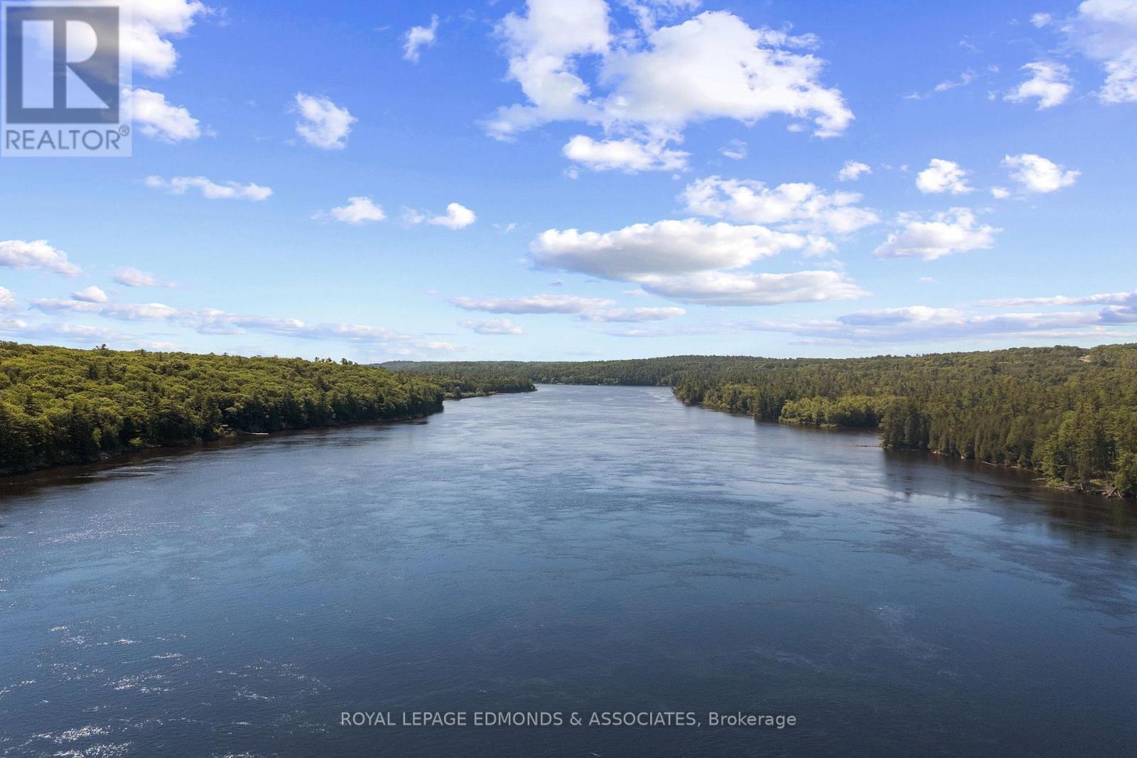 












31 - 92 BINGHAM DRIVE

,
Horton,




Ontario
K0J1Y0

