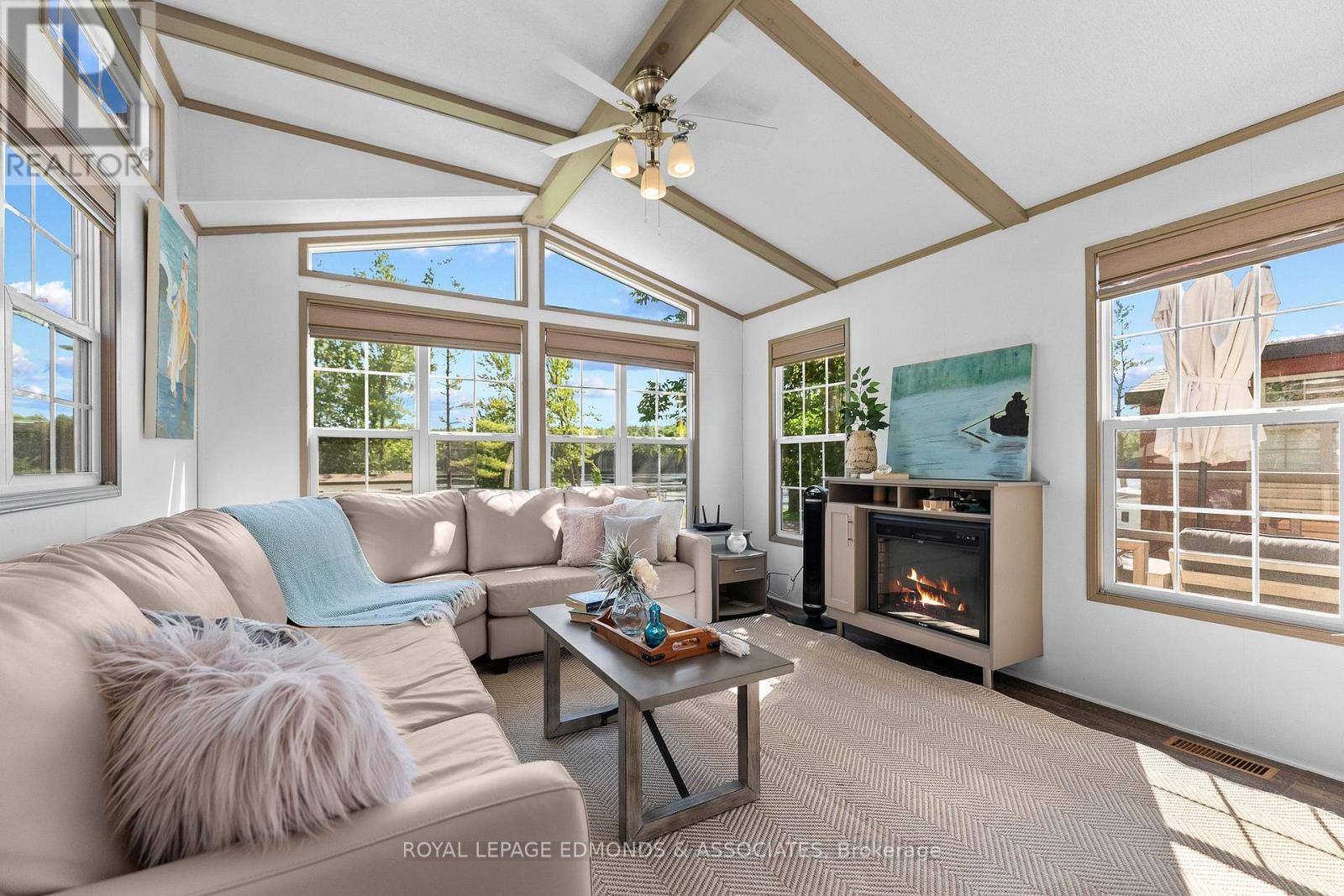 












31 - 92 BINGHAM DRIVE

,
Horton,




Ontario
K0J1Y0


