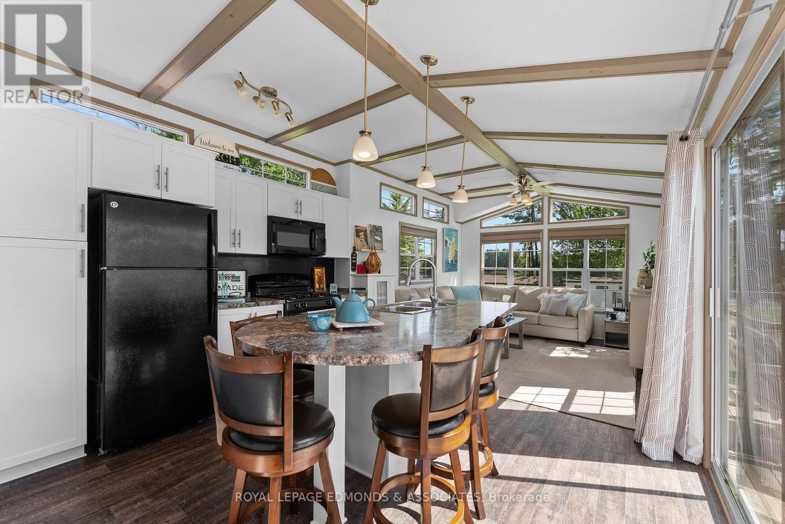 












31 - 92 BINGHAM DRIVE

,
Horton,




Ontario
K0J1Y0

