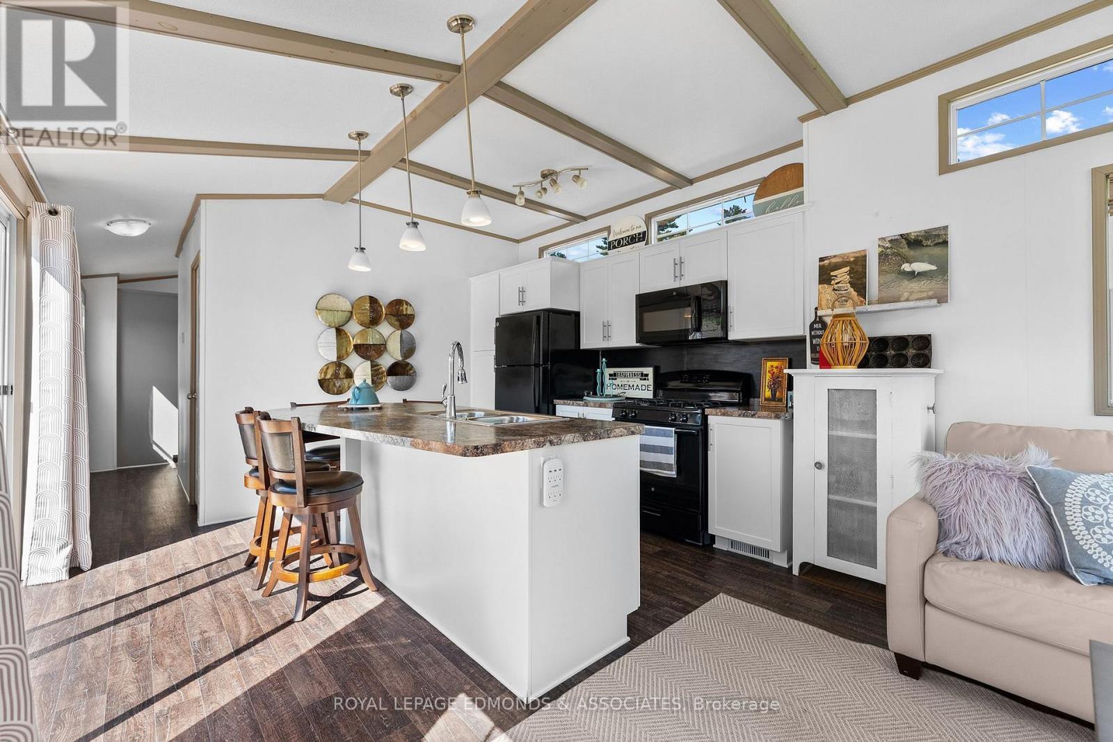 












31 - 92 BINGHAM DRIVE

,
Horton,




Ontario
K0J1Y0

