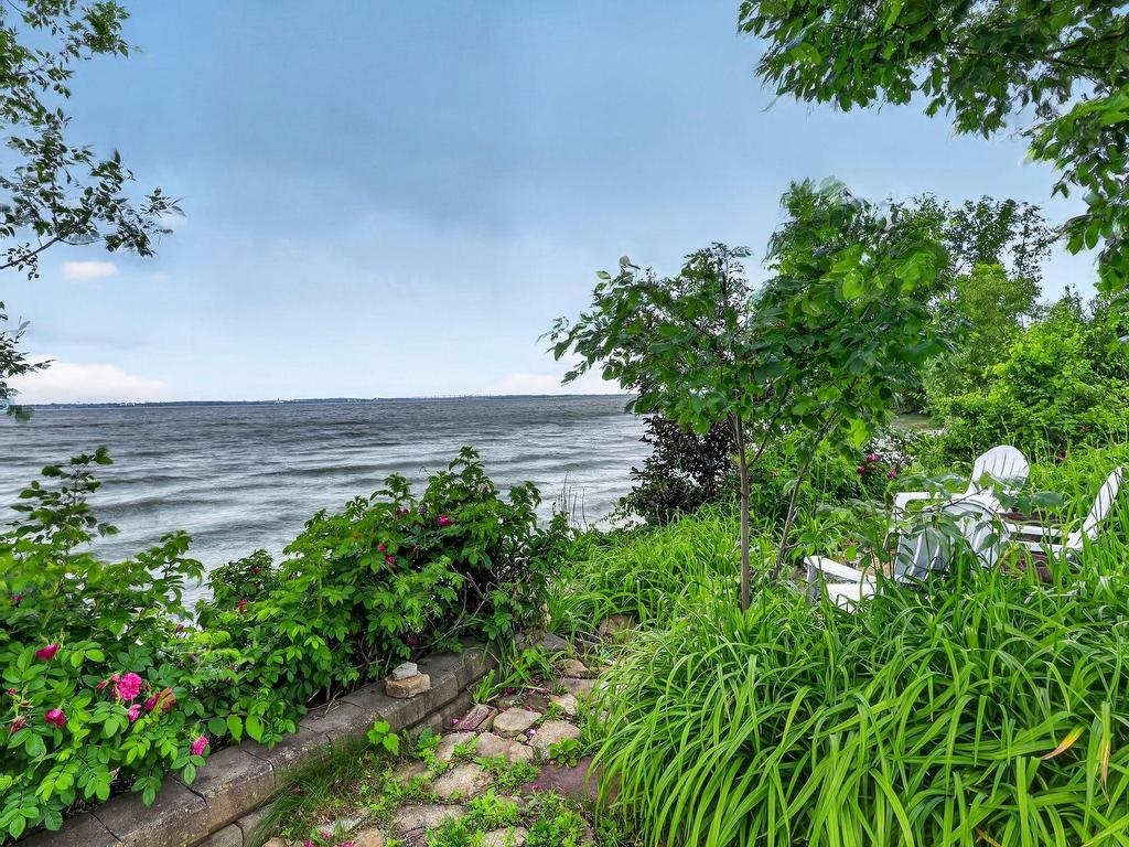 









104


Ch. du Vieux-Moulin

,
Notre-Dame-de-l'Île-Perrot,




QC
J7W3M2


