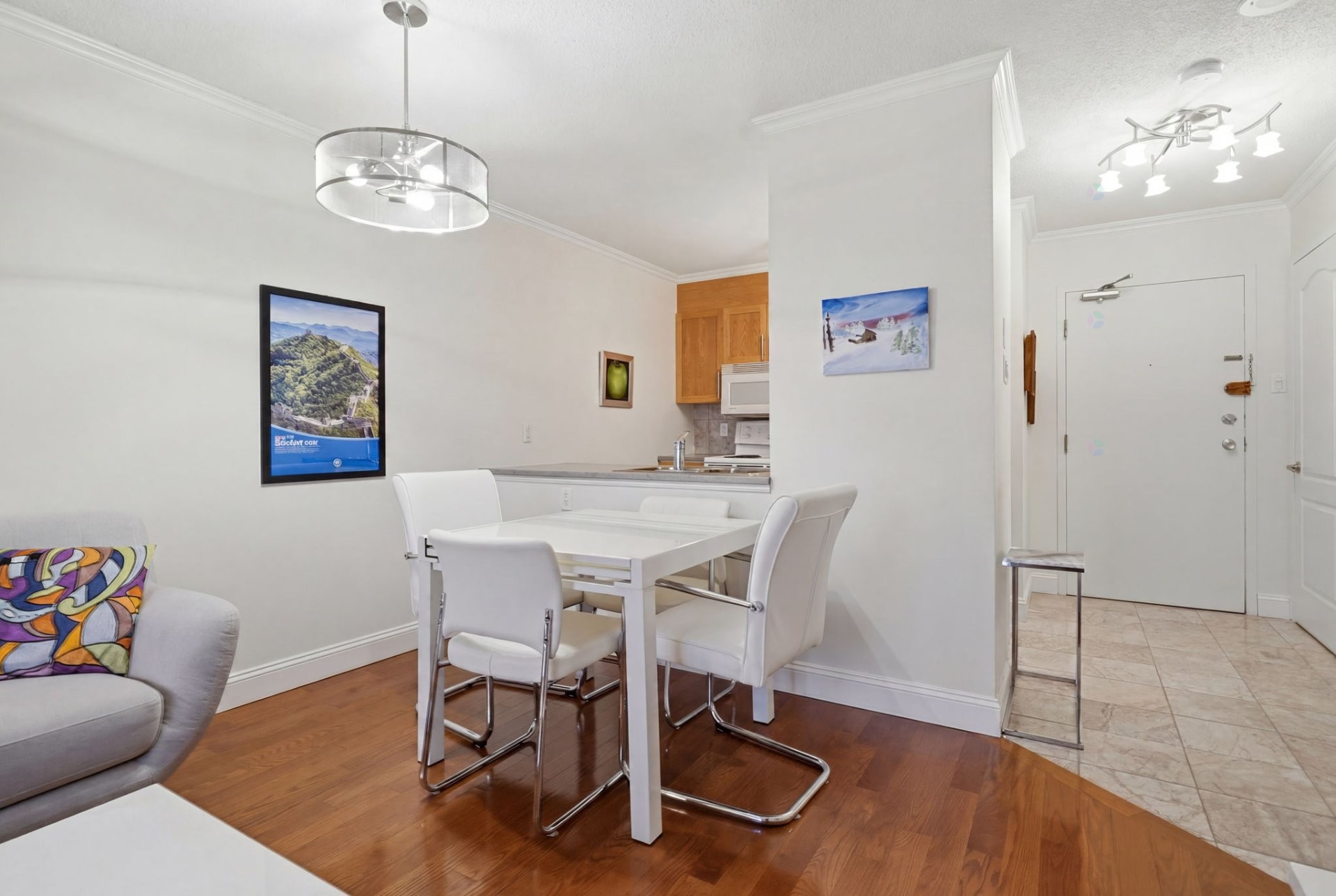 









89


Rue Vaudreuil

, 1202,
Gatineau (Hull),




QC
J8X4E8

