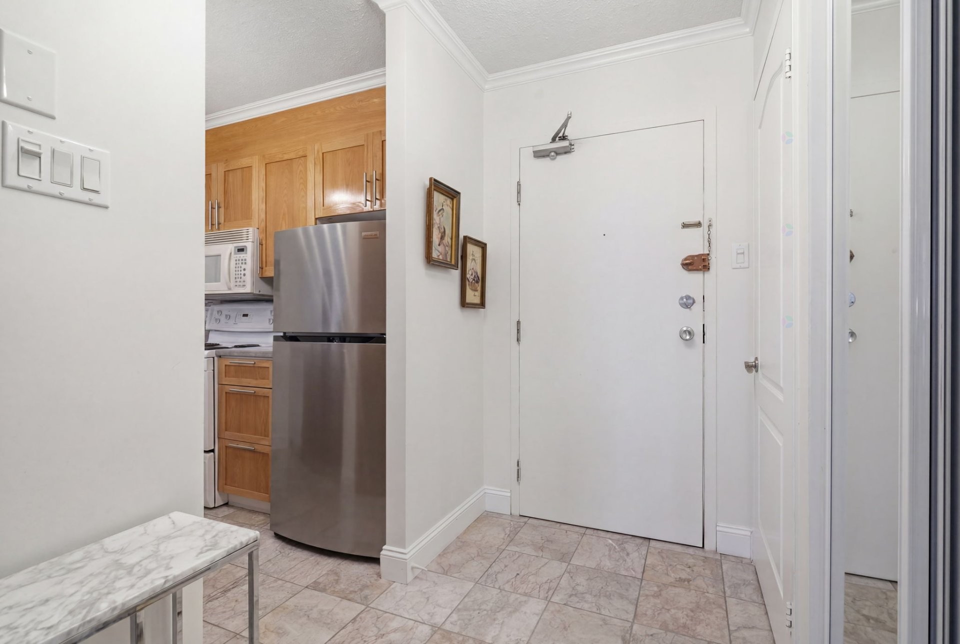 









89


Rue Vaudreuil

, 1202,
Gatineau (Hull),




QC
J8X4E8

