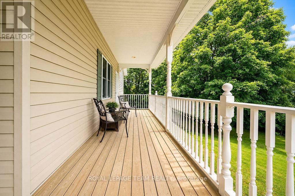 












698 BARRYVALE ROAD

,
Greater Madawaska,




Ontario
K0J1H0

