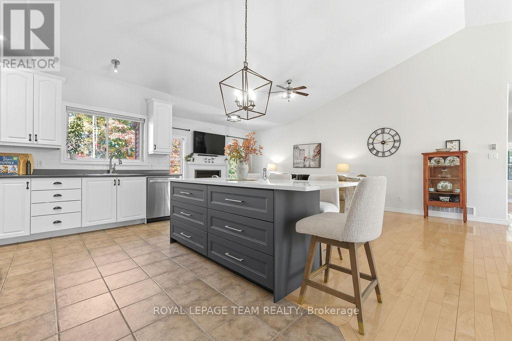 












698 BARRYVALE ROAD

,
Greater Madawaska,




Ontario
K0J1H0

