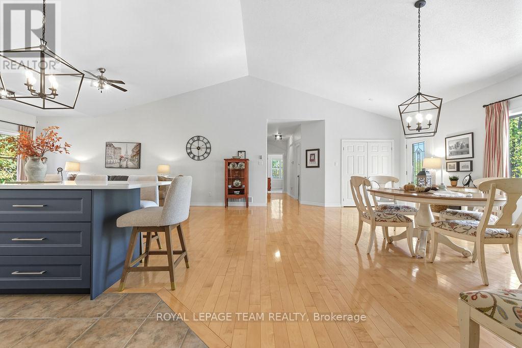 












698 BARRYVALE ROAD

,
Greater Madawaska,




Ontario
K0J1H0

