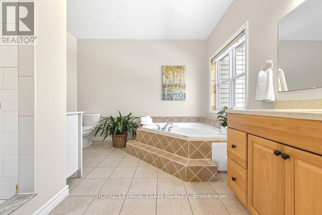 












698 BARRYVALE ROAD

,
Greater Madawaska,




Ontario
K0J1H0

