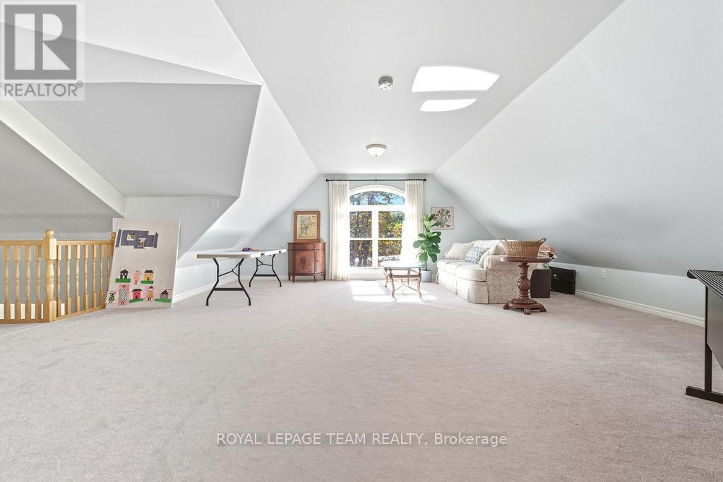 












698 BARRYVALE ROAD

,
Greater Madawaska,




Ontario
K0J1H0

