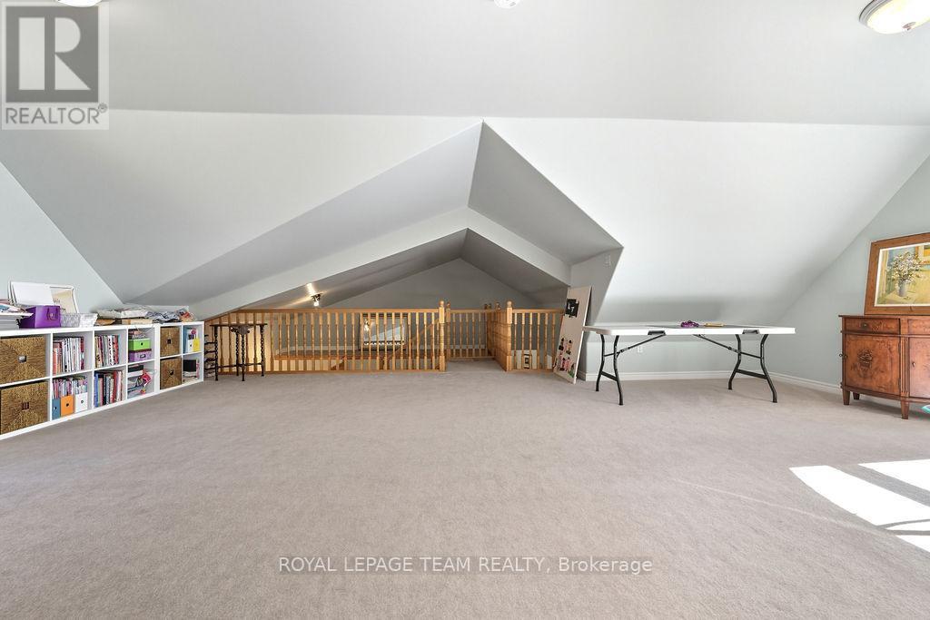 












698 BARRYVALE ROAD

,
Greater Madawaska,




Ontario
K0J1H0

