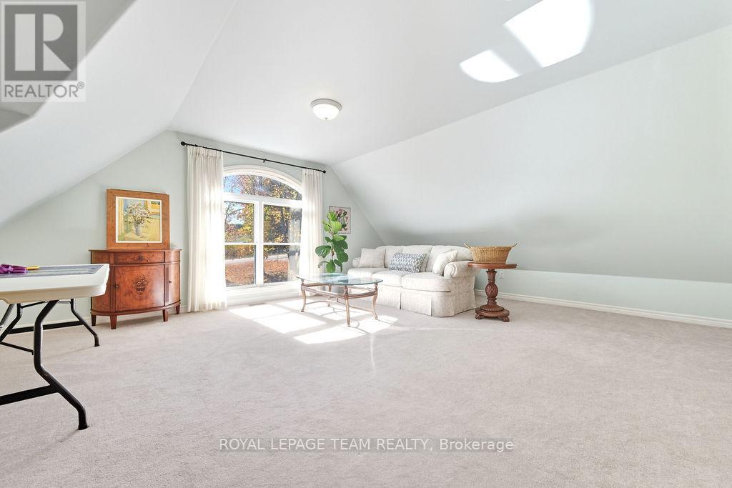 












698 BARRYVALE ROAD

,
Greater Madawaska,




Ontario
K0J1H0

