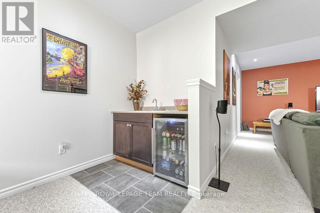 












698 BARRYVALE ROAD

,
Greater Madawaska,




Ontario
K0J1H0

