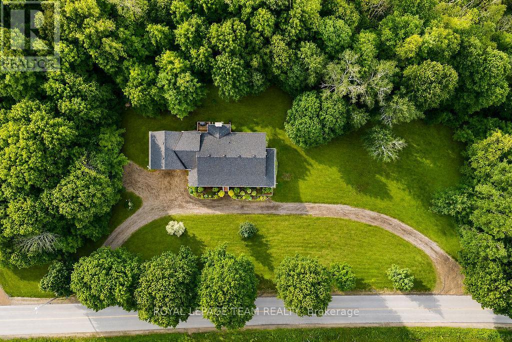 












698 BARRYVALE ROAD

,
Greater Madawaska,




Ontario
K0J1H0

