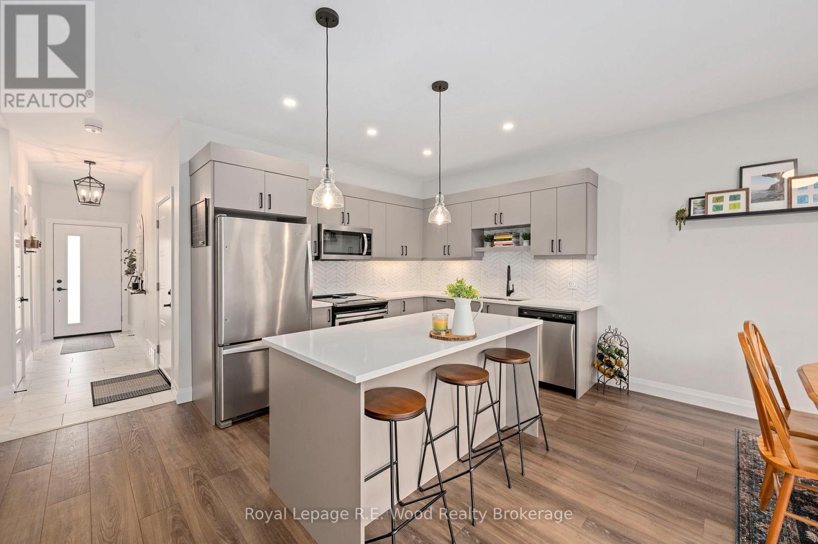 












302 - 360 QUARTER TOWN LINE

,
Tillsonburg,




Ontario
N4G0H7

